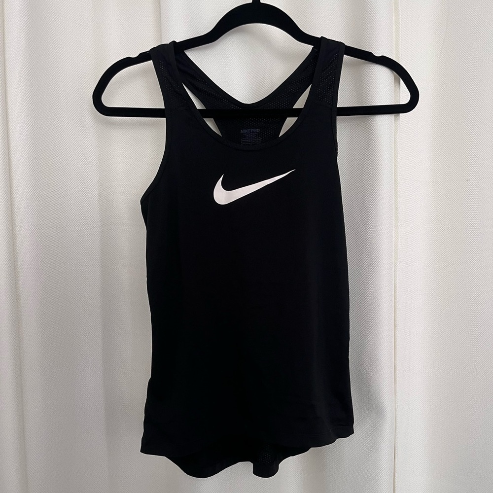 Nike top